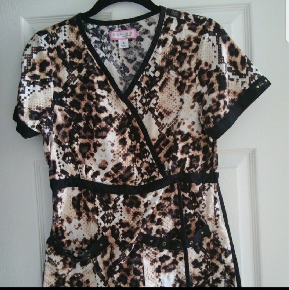 Koi scrub top